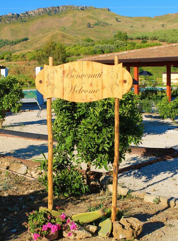 Tenuta Lanza Il Mulino Acquaviva Platani Exterior photo